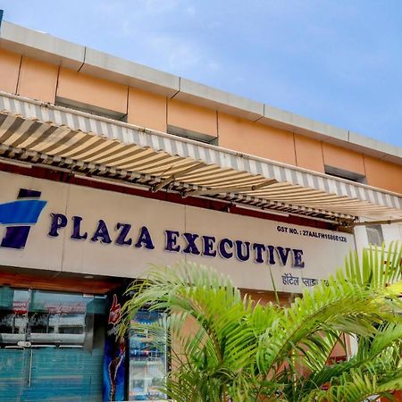 Hotel Plaza Executive - Near Bkc Мумбай Екстериор снимка