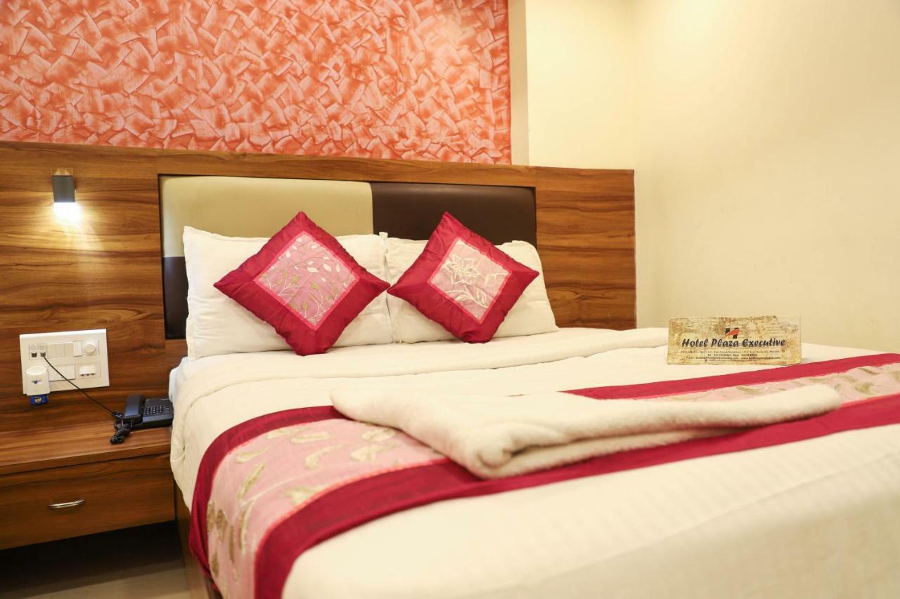 Hotel Plaza Executive - Near Bkc Мумбай Екстериор снимка