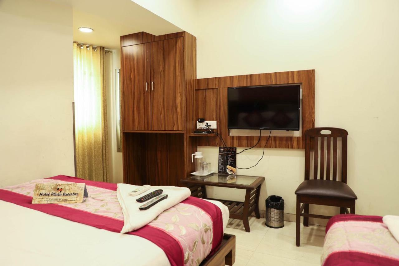 Hotel Plaza Executive - Near Bkc Мумбай Екстериор снимка