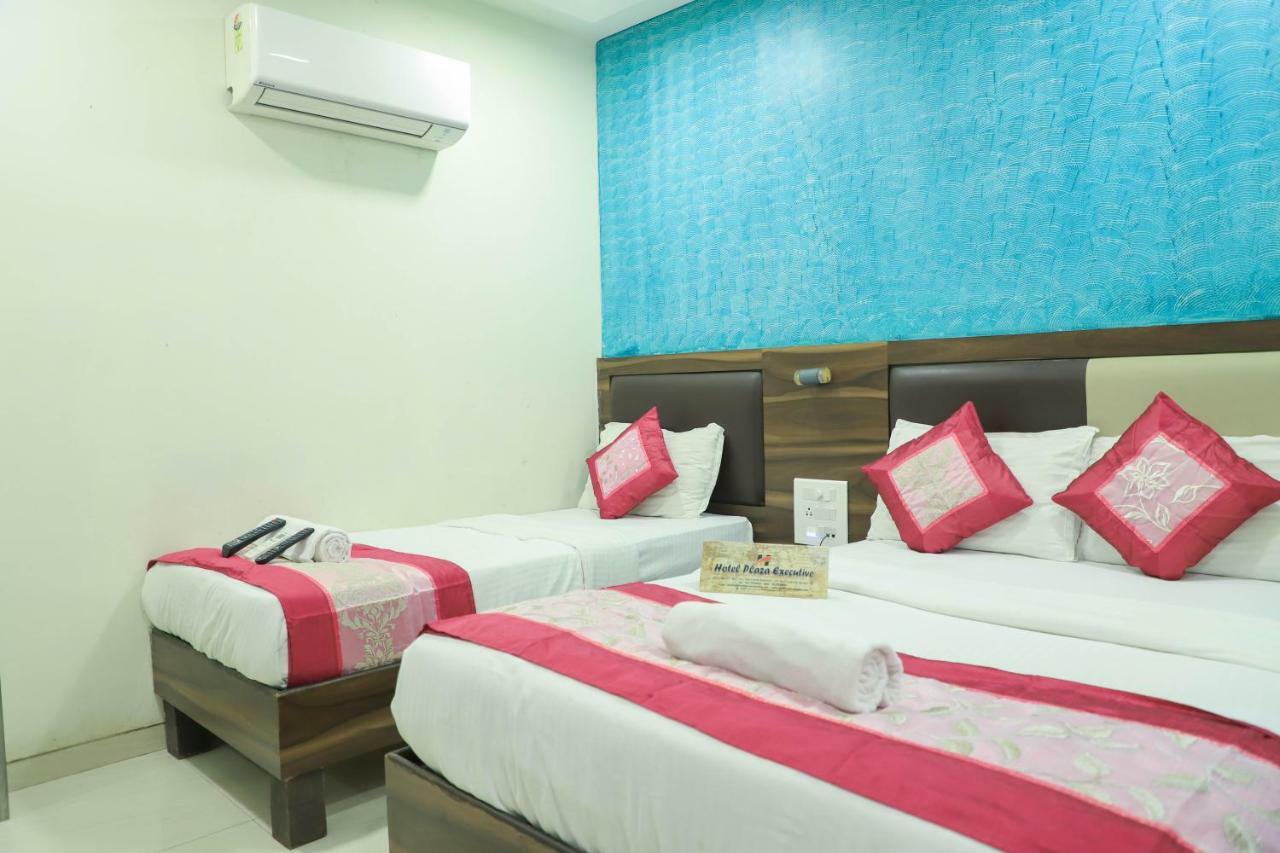 Hotel Plaza Executive - Near Bkc Мумбай Екстериор снимка