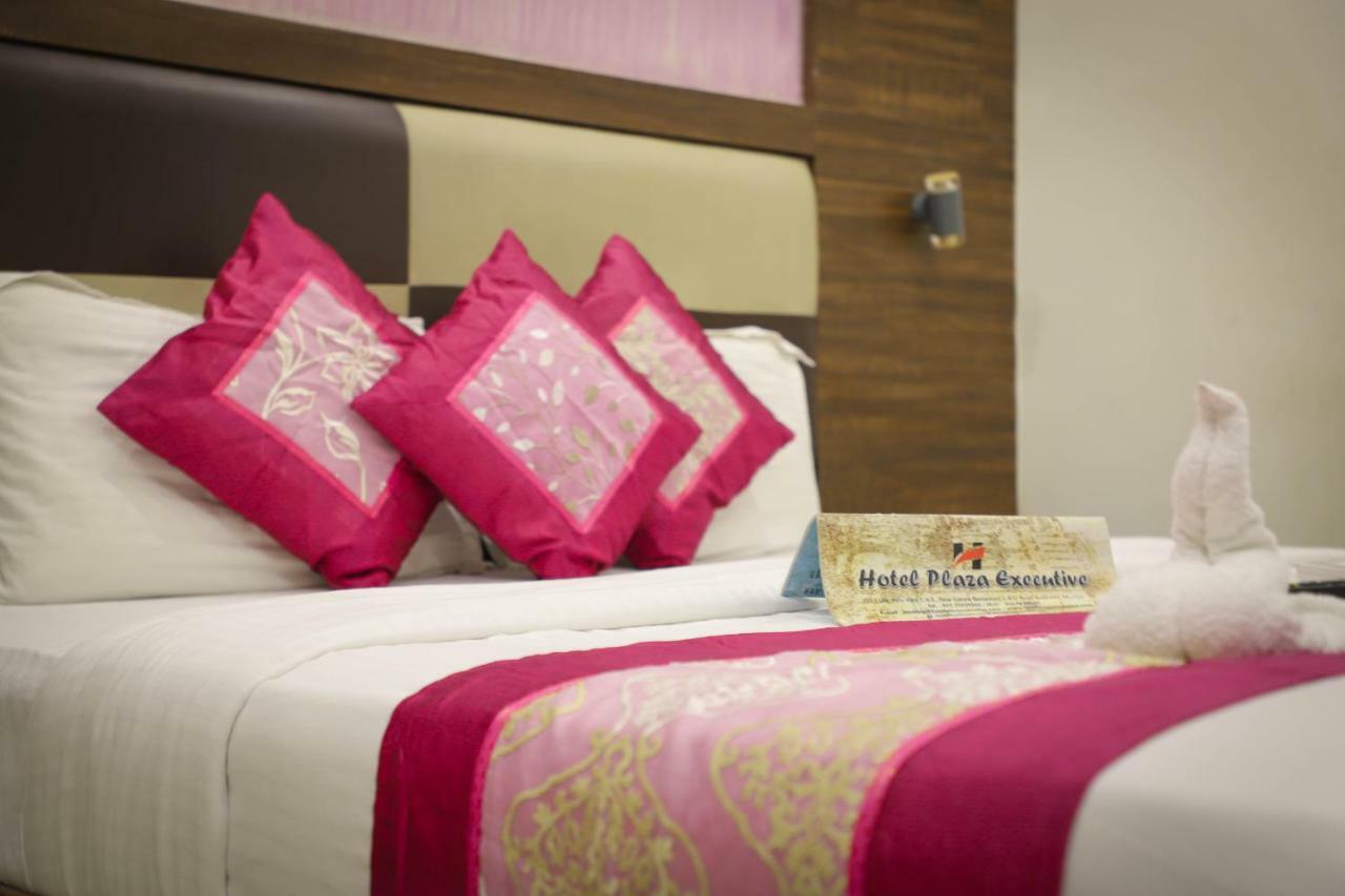 Hotel Plaza Executive - Near Bkc Мумбай Екстериор снимка