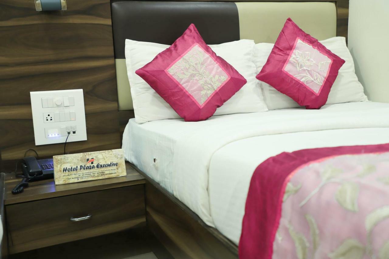 Hotel Plaza Executive - Near Bkc Мумбай Екстериор снимка