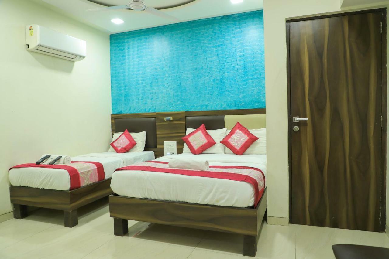 Hotel Plaza Executive - Near Bkc Мумбай Екстериор снимка