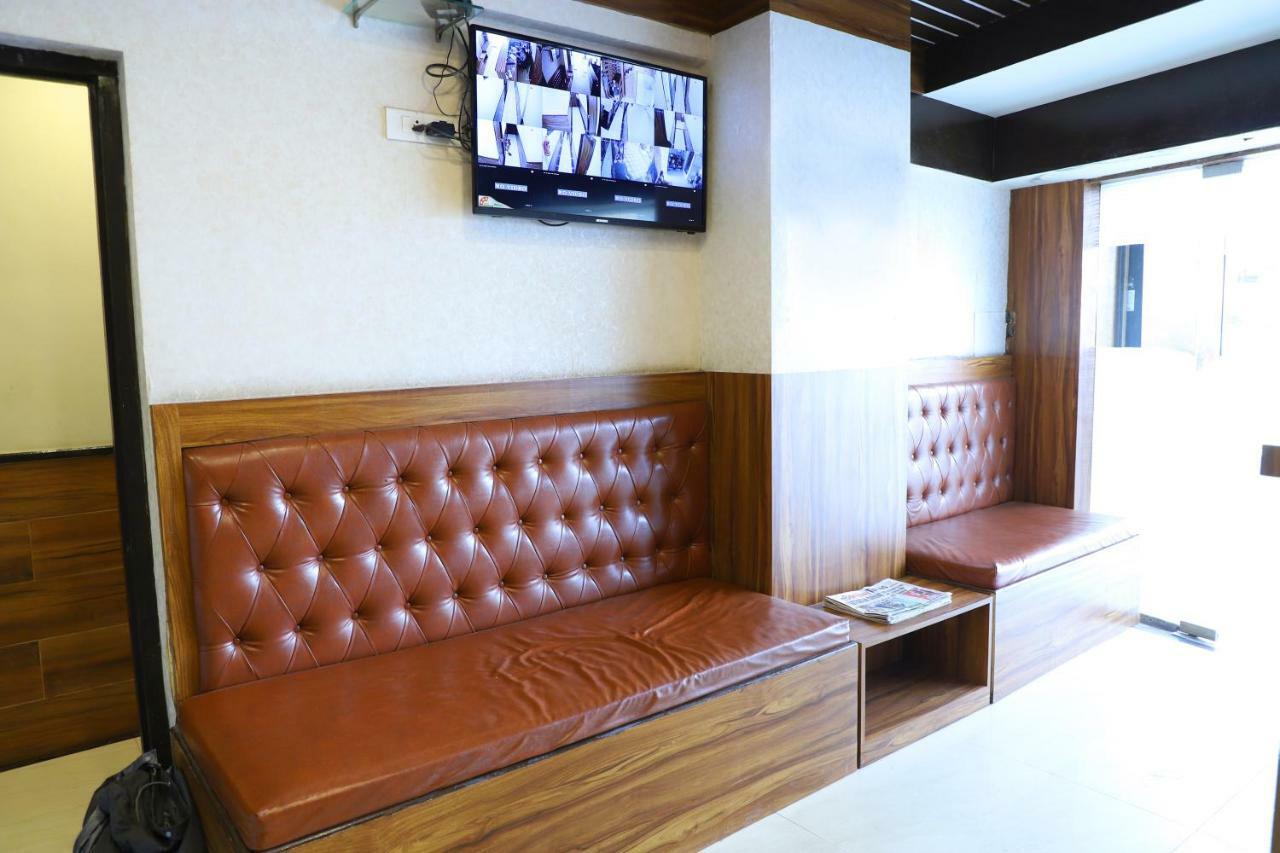 Hotel Plaza Executive - Near Bkc Мумбай Екстериор снимка